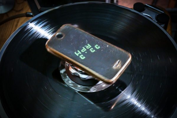 Pomiar obrotów płyty gramofonowej przez aplikację na Androida